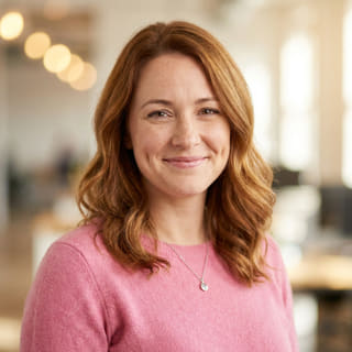 Emily Watson, Kundensupport-Leiterin bei Zentura KI